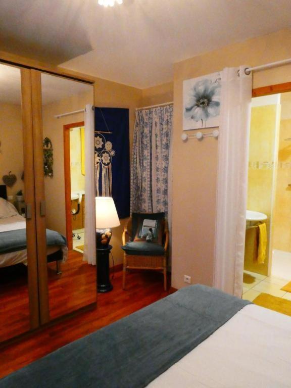 Chambre Le Mas D'Adelice Taulignan Extérieur photo